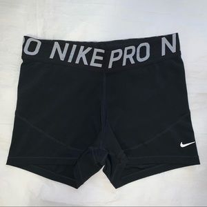 NIKE PRO shorts dri fit spandex